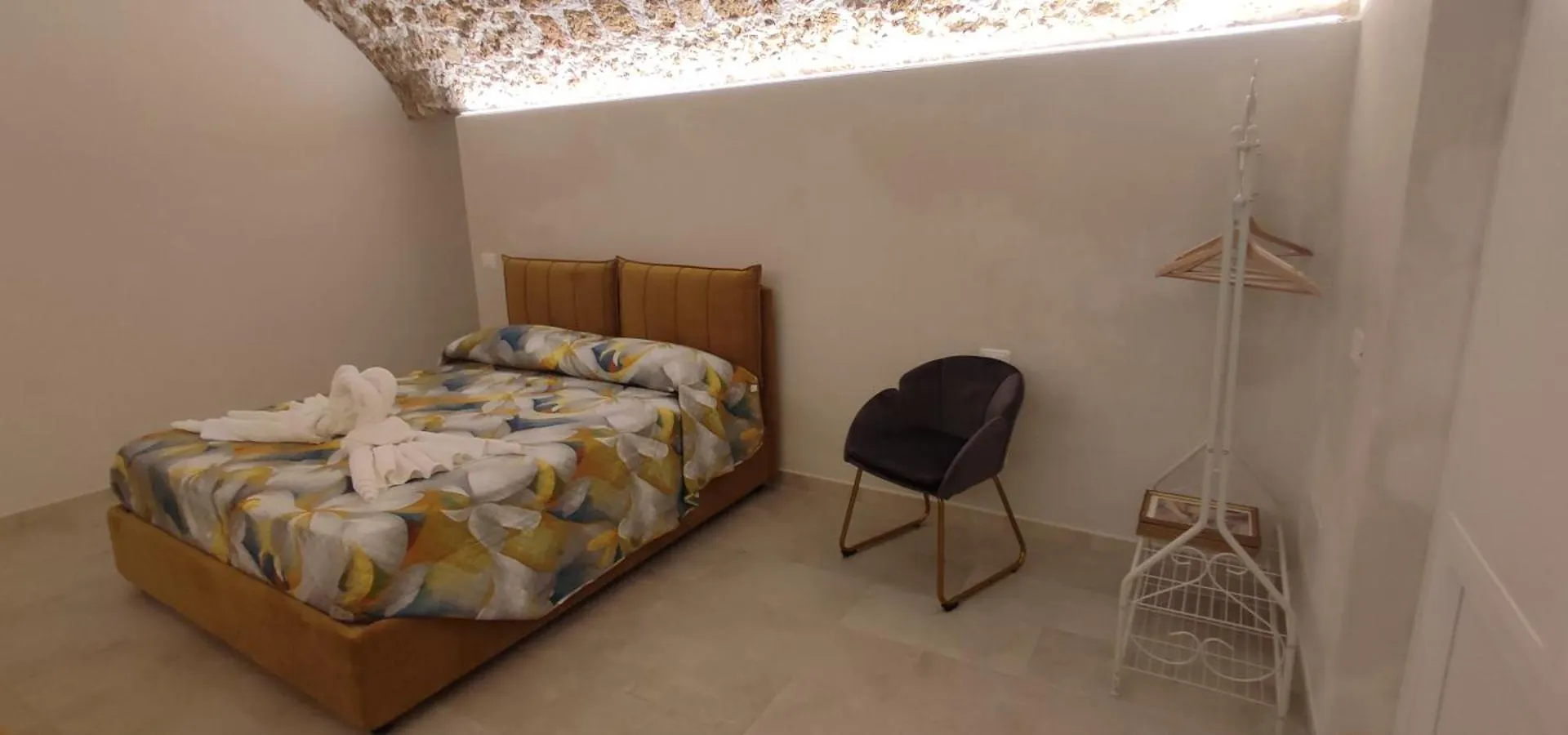 Fevi Home Noto 0*,  Itálie