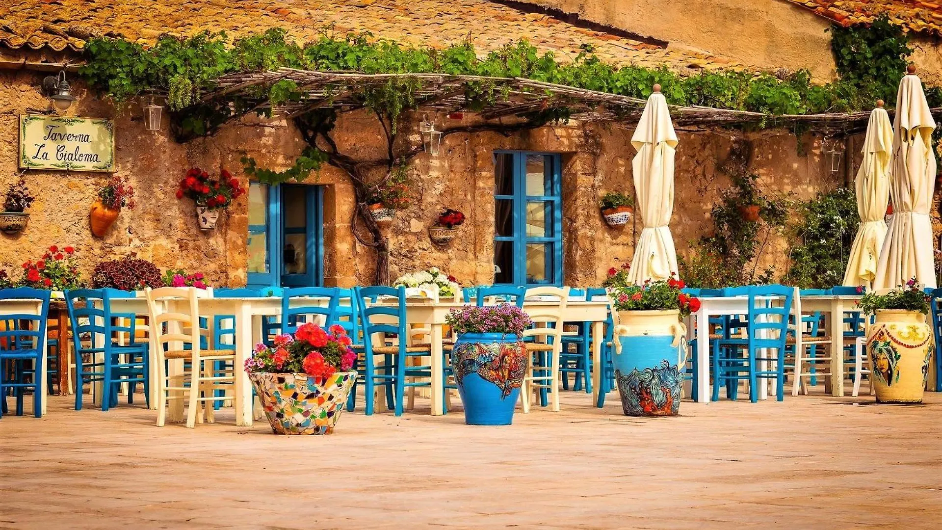 Fevi Home Noto 0*,  Italy